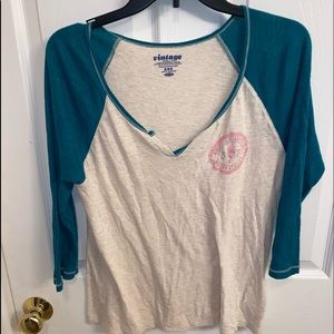 Old navy vintage baseball Tshirt